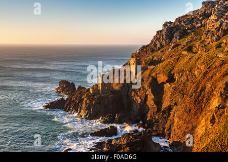 Sunsetting su Botallack Miniere di stagno, Cornwall, Inghilterra, @ Barry Bateman Foto Stock