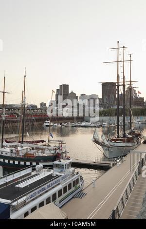 Luce della Sera in Quai Jacques Cartier, Vieux Port, Montreal, Canada Foto Stock