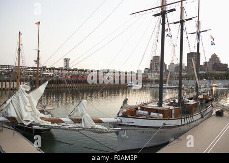 Luce della Sera in Quai Jacques Cartier, Vieux Port, Montreal, Canada Foto Stock