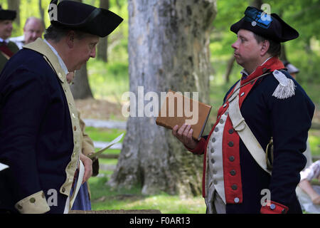 La corte marziale esercito continentale truppa guerra rivoluzionaria rievocazione storica a Cava Jockey Morristown National Historical Park NJ USA Foto Stock