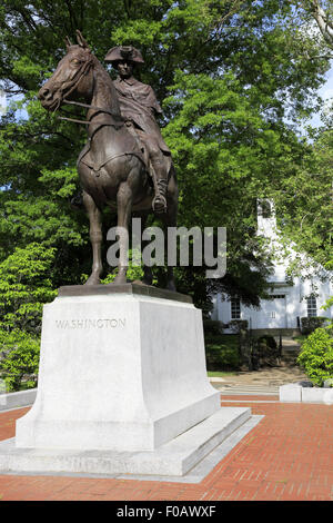 Statua equestre di George Washington nella parte anteriore del Ford Mansion Washington sede del Museo Morristown New Jersey USA Foto Stock