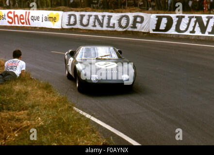 Le Mans 24 ore xx Giugno 1965. Graham Hill,Jackie Stewart Rover BRM turbina, decimo. Foto Stock
