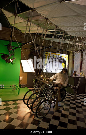 Vintage fantastico stile steampunk macchina volante a Barcellona museo della cera in Catalogna, Spagna Foto Stock