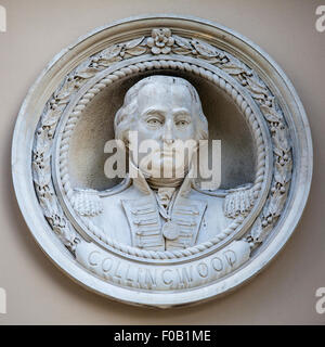 Un busto di ex Royal Navy Admiral Cuthbert Collingwood a Greenwich, Londra. Foto Stock