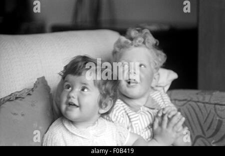 Ritratto di un fratello e una sorella Foto Stock