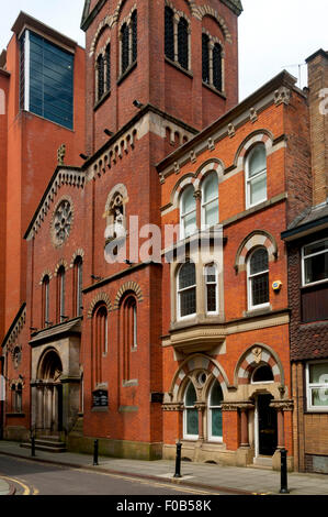 St Mary's chiesa cattolica romana, conosciuta come il gioiello nascosto, Mulberry Street, Manchester, Inghilterra, Regno Unito. Foto Stock