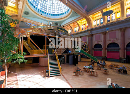 All'interno del Royal Exchange building, precedentemente noto come una merce di scambio, ora un teatro. Sant'Anna's Square, Manchester, Inghilterra, Regno Unito Foto Stock