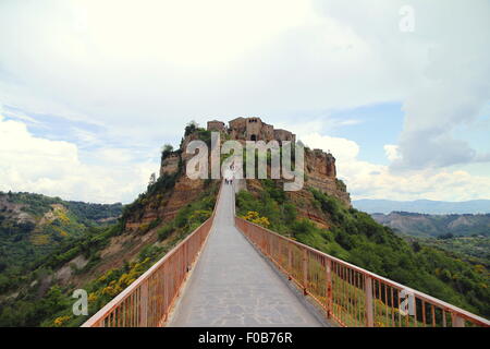 Veduta del borgo di Civita di Bagnoregio, Italia Foto Stock