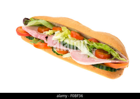 Insalata di prosciutto sandwich sottomarino - studio shot con uno sfondo bianco Foto Stock