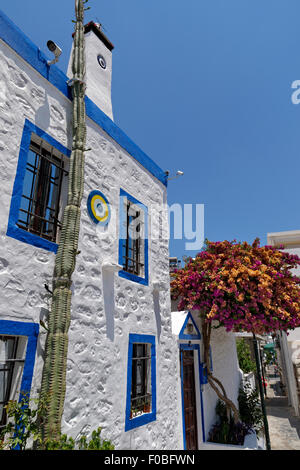 Tipica pietra vecchia casa di Bodrum a bodrum, Turchia. Foto Stock