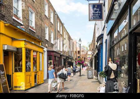 Negozi e ristoranti a Camden Passage, Islington, London Borough di Islington, Greater London, England, Regno Unito Foto Stock