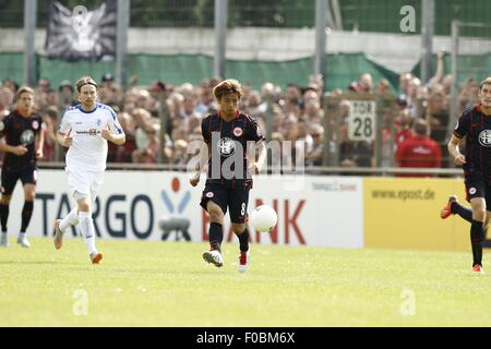 Bremen, Germania. 8 Ago, 2015. Takashi Inui la (Francoforte) Calcio/Calcetto : tedesco 'DFB Cup' 1° round match tra Bremer SV 0-3 Eintracht Francoforte alla Stadion am Panzenberg a Bremen, Germania . © Mutsu Kawamori/AFLO/Alamy Live News Foto Stock