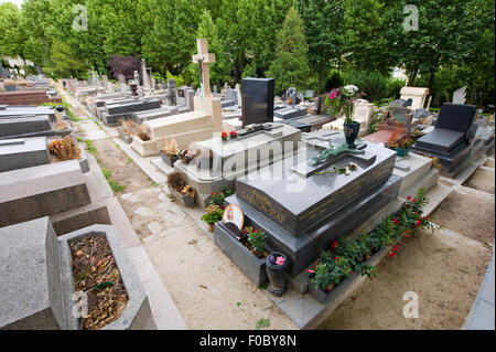 Tomba di cantante e star Edith Piaf sul cimitero di Pere Lachaise di Parigi in Francia. Si tratta di uno dei più visitati del cimitero Foto Stock