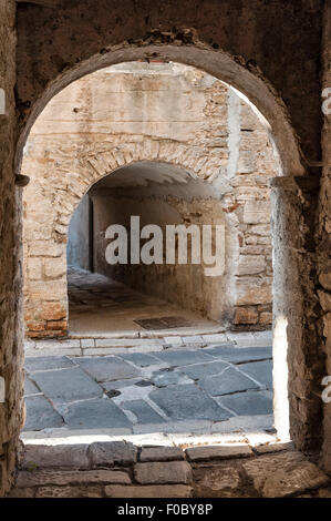 Dignano, Istria, Croazia. Il centro storico è un labirinto di acciottolati vicoli medievali e case Foto Stock