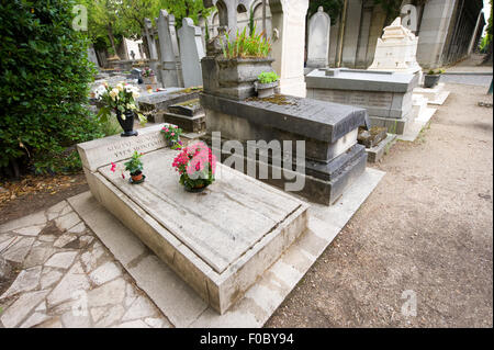 Tomba di un attore giovane Simone Signoret e Yves Montand sul cimitero di Pere Lachaise di Parigi in Francia Foto Stock
