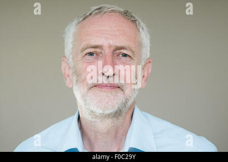 Leadership laburista candidato Jeremy Corbyn MP a un sostenitore di rally in Cardiff Foto Stock