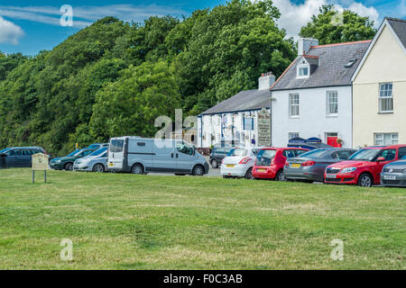 Vista del molo rosso Bay, Isola di Anglesey, Galles del Nord Regno Unito adottate il 5 agosto del 2015. Foto Stock