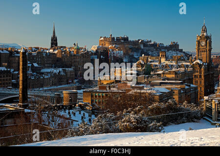 Edinburgh City inverno skyline fron Calton Hill, Lothian, Scozia, Regno Unito, Europa. Foto Stock