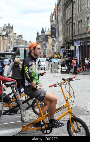 Edinburgh, Regno Unito. 11 Ago, 2015. Artisti & esecutori al Fringe Festival di Edimburgo, 11.08. 2015, il Royal Mile di Edimburgo Scotland Credit: Malgorzata Larys/Alamy Live News Foto Stock