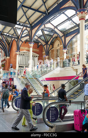 Dalla stazione di Liverpool Street, Londra, Regno Unito, Europa Foto Stock