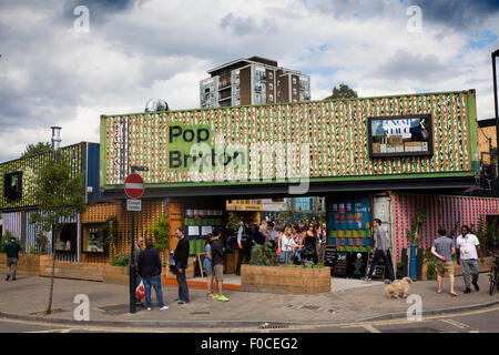 Pop Brixton unità contenitore azienda pub, bar, caffetterie e ristoranti controverso e divisivo nuovo sviluppo nel centro del po Foto Stock