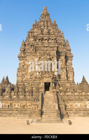 Tempio di Prambanan Jogyakarta vicino al centro di Giava, in Indonesia. Si tratta di un tempio Hindu. Foto Stock