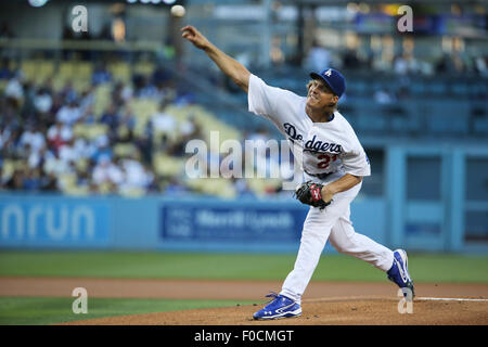 Los Angeles, CA, Stati Uniti d'America. 11 Ago, 2015. Los Angeles Dodgers a partire lanciatore Zack Greinke #21 rende l'inizio dei Dodgers nel gioco tra i cittadini di Washington e Los Angeles Dodgers, il Dodger Stadium di Los Angeles, CA. Fotografo: Pietro Joneleit © csm/Alamy Live News Foto Stock