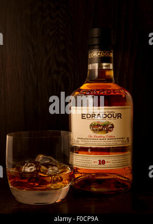 Edradour single malt Scotch whisky dalla più piccola distilleria in Scozia Foto Stock