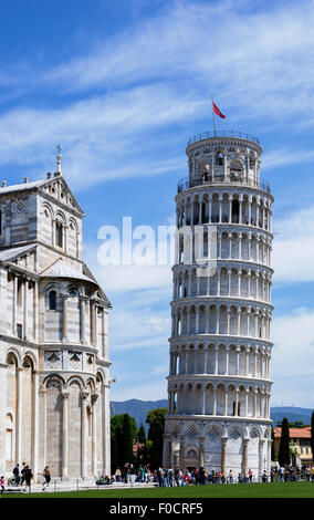 Torre pendente di Pisa è uno dei Italia famose attrazioni. Foto Stock