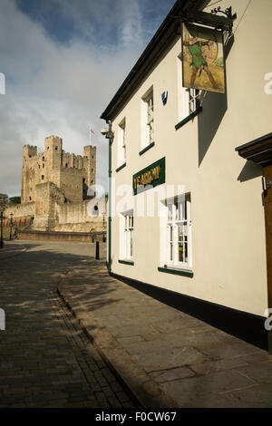 Voi freccia public house vicino a Rochester Castle nel Kent, England, Regno Unito Foto Stock