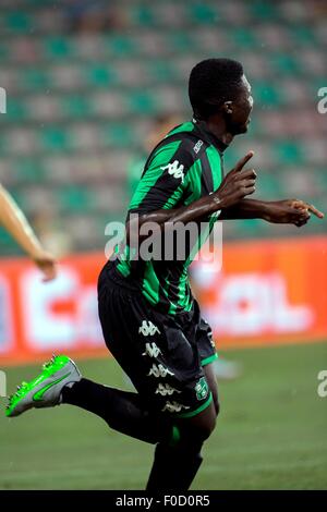 Joseph Alfred Duncan (Sassuolo), 10 agosto 2015 - Calcio : Joseph Alfred Duncan di Sassuolo celebra il suo punteggio per primo il lato obiettivo durante la pre-stagione amichevole tra Sassuolo 1-1 Villarreal a Mapei Stadium di Reggio Emilia, Italia. (Foto di Maurizio Borsari/AFLO) Foto Stock