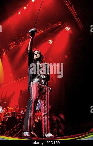 Auburn Hills, Michigan, Stati Uniti d'America. Il 9 agosto, 2015. ALICE COOPER di eseguire su Motley Crue è ''l'ultimo Tour" al Palace di Auburn Hills in Auburn Hills, MI il 9 agosto del 2015 © Marc Nader/ZUMA filo/Alamy Live News Foto Stock