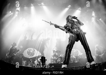 Auburn Hills, Michigan, Stati Uniti d'America. Il 9 agosto, 2015. ALICE COOPER di eseguire su Motley Crue è ''l'ultimo Tour" al Palace di Auburn Hills in Auburn Hills, MI il 9 agosto del 2015 © Marc Nader/ZUMA filo/Alamy Live News Foto Stock