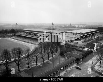 Geografia / viaggio,Germania,Dortmund,Westfalenstadion(stadio),vista esterna,in costruzione,1974,calcio,calcio,palloni,calcio,10. Fussballweltmeisterschaft 1974,campionato del mondo,campionati del mondo,sport,tetto,tetti,flysheet,copertura,copertura,costruzione prefabbricata,zona Ruhr,Valle Ruhr,cantiere,cantiere,Renania settentrionale-Vestfalia,Renania settentrionale,Vestfalia,Nordrhein-Westfalen,Sport-Westfalen,Centro-Europa,Sport-altri,sport-Europa,Sport-Germania,Sport-Europa,Sport-Centro-non disponibili Foto Stock