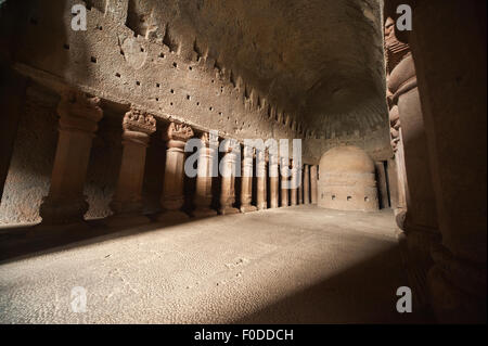 La grotta Kanheri n. 3 è stato girato nel Parco nazionale di Sanjay Gandhi, Mumbai, India Foto Stock