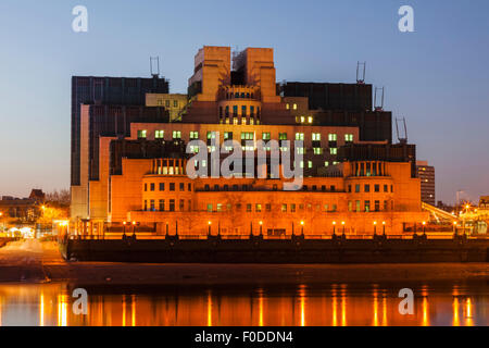 Inghilterra, Londra, Vauxhall, MI6 Secret Intelligence Service HQ Foto Stock