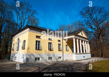 Rumford-Saal (1791), edificio in stile palladiano, Englischer Garten park, il centro di Monaco di Baviera, Germania Foto Stock