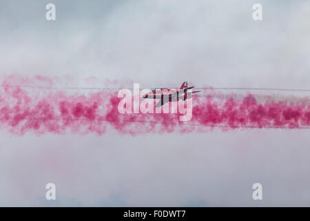 Le frecce rosse effettuando al 2015 airshow di Blackpool. Foto Stock