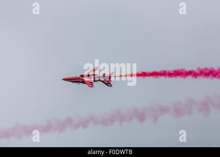 Le frecce rosse effettuando al 2015 airshow di Blackpool. Foto Stock