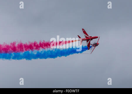 Le frecce rosse effettuando al 2015 airshow di Blackpool. Foto Stock