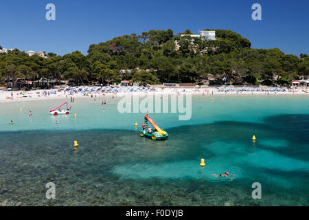 Vista sulla spiaggia, Cala Galdana, Menorca, isole Baleari, Spagna, Europa Foto Stock
