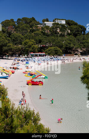 Vista sulla spiaggia, Cala Galdana, Menorca, isole Baleari, Spagna, Europa Foto Stock