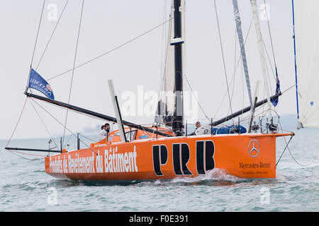 13.08.2015. Cowes, Isola di Wight in Inghilterra. Azione dal giorno 6 di Aberdeen Asset Management Cowes Week. PRB team che partecipano alla sfida di Artemis Foto Stock