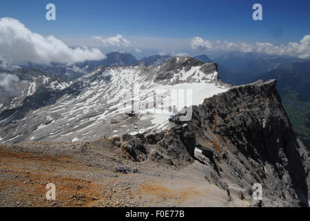 Il ghiacciaio Schneeferner sul Zugspitze è stata la fusione di distanza a un ritmo allarmante negli ultimi dieci anni Foto Stock