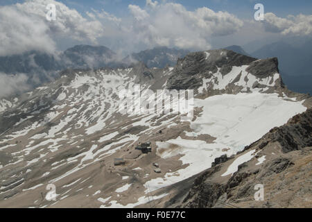 Il ghiacciaio Schneeferner sul Zugspitze è stata la fusione di distanza a un ritmo allarmante negli ultimi dieci anni Foto Stock