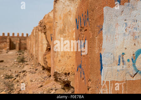 Dettaglio della vecchia fortezza coloniale in Mirleft, una piccola cittadina e comune rurale in Tiznit provincia dell'Souss-Massa-Draa regione. Foto Stock