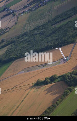 Vista al di sopra del Merseyside con turbina eolica Foto Stock