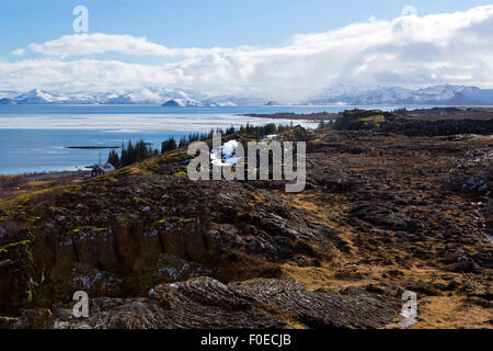 Parco nazionale con il lago Pingvallavatn in Islanda Foto Stock