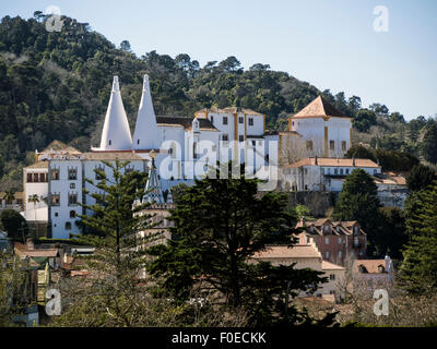 SINTRA, PORTOGALLO - 07 MARZO 2015: Il Palacio Nacional de Sintra (Palazzo Nazionale) Foto Stock