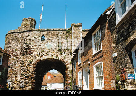 La Landgate del 14 ° secolo a Rye, Sussex orientale, Inghilterra sud-orientale Foto Stock